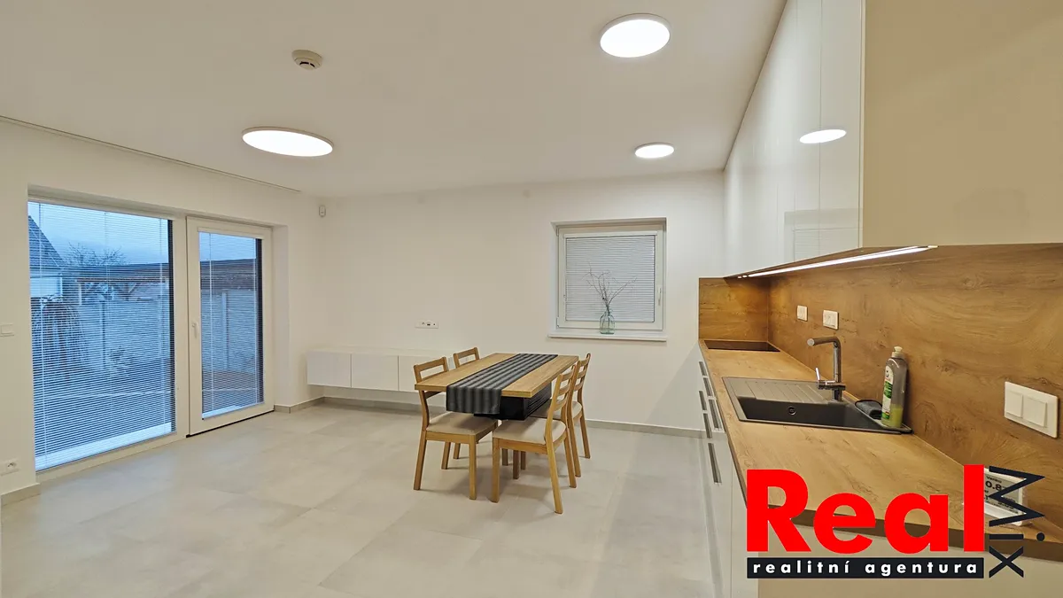 Pronájem bytu 3+kk 85 m²